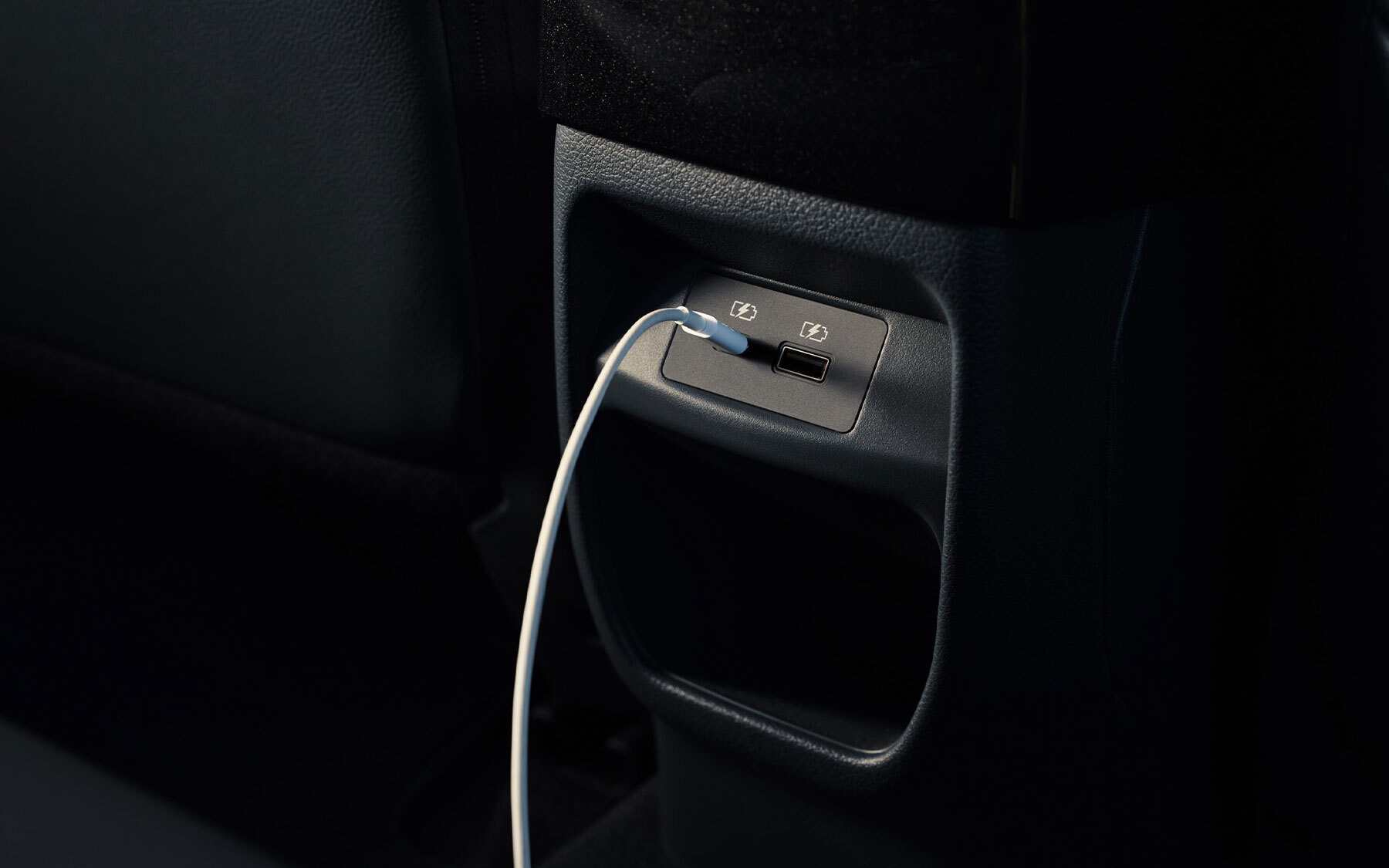2x Front and Rear USB Ports (Type A & Type C)