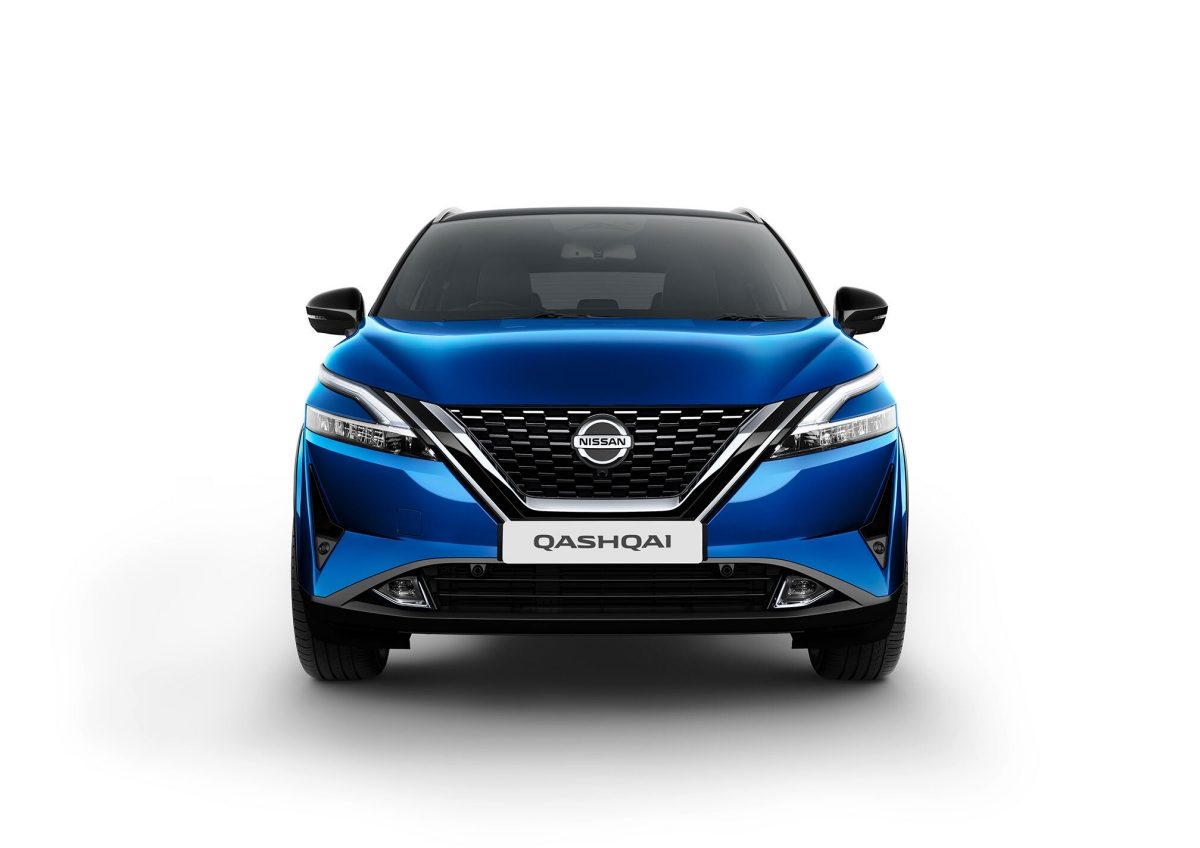 Nissan QQ Packshot Tekna+ full front