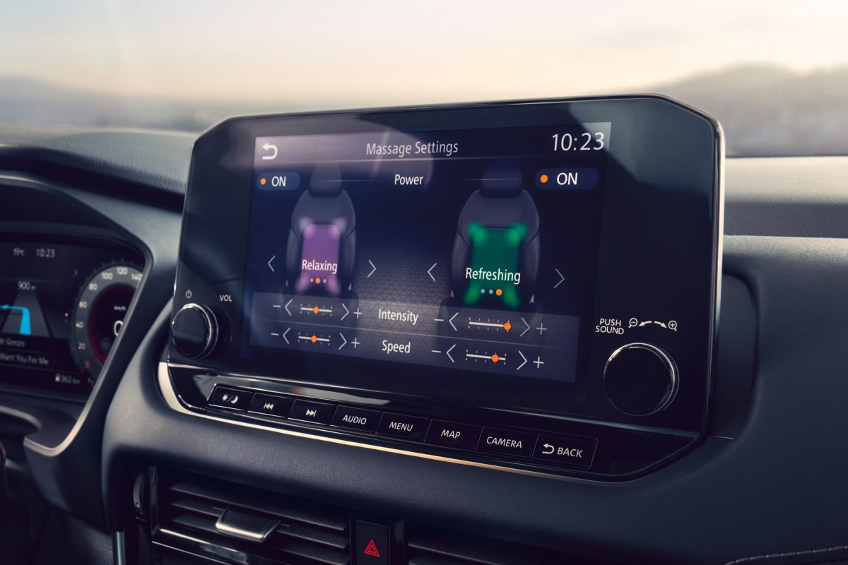 Nissan QQ screen functions interior